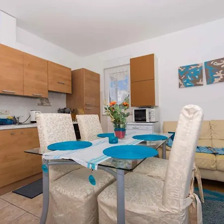 Two-bedroom In Okrug Gornji Iv Apartment Trogir