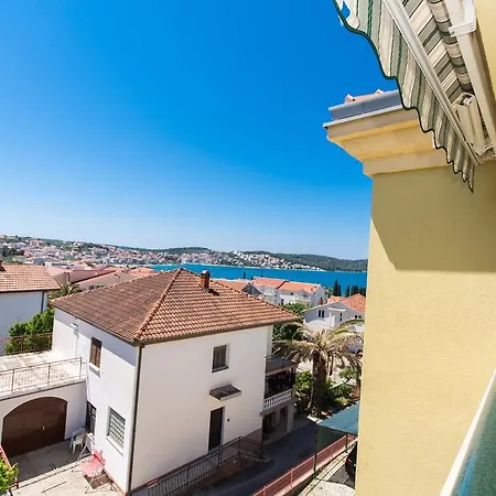 Two-bedroom In Okrug Gornji Iv Apartment *