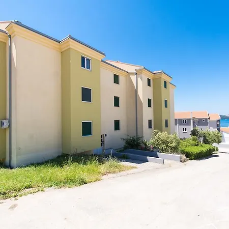 Two-bedroom In Okrug Gornji Iv Apartment *